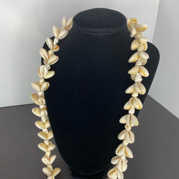 LONG UNIQUE CLUSTERED SHELL NECKLACE STATEMENT PIECE - Picture 6 of 7